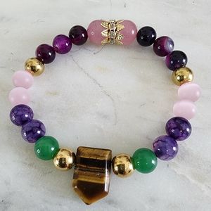 Women Bracelet made with natural stones and stainless steel materials